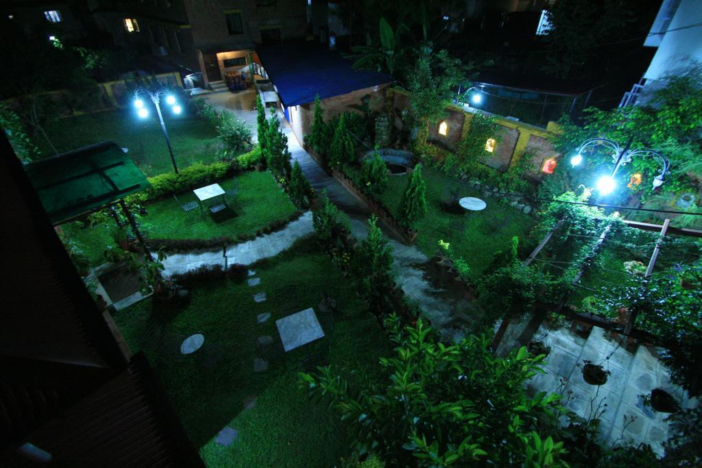 Royal Astoria Hotel Katmandú Exterior foto